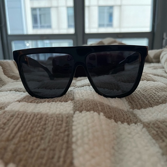 Authentic GUCCI Sunglasses - Picture 2 of 3